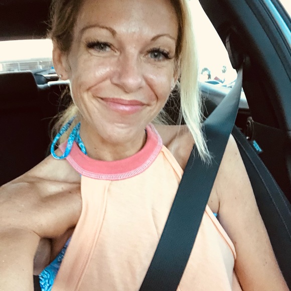 Meet your Posher, Misty - Picture 4 of 16